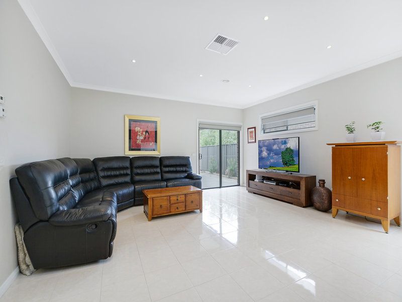 44 Panton Gap Drive SOUTH MORANG, South Morang - Thumbnail 5