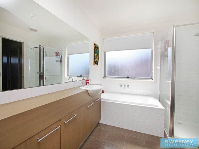 48 Broadhurst Way, Caroline Springs - Thumbnail 8