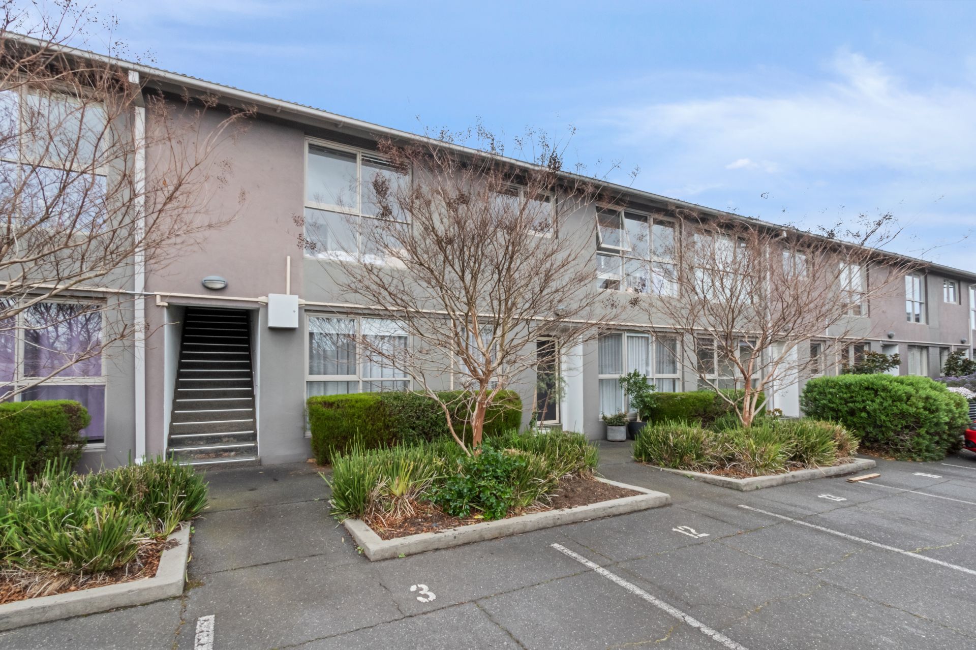 Bright & Modern 2-bedroom Apartment!