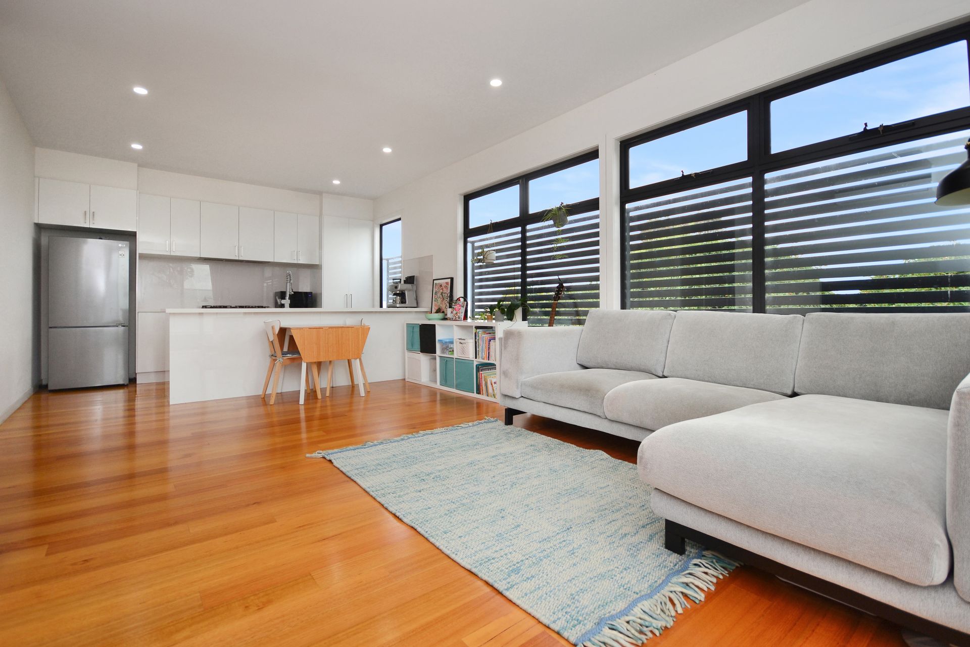 STYLISH MODERN LIVING