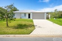 8 Kelly Street, Silver Sands, Silver Sands - Thumbnail 2