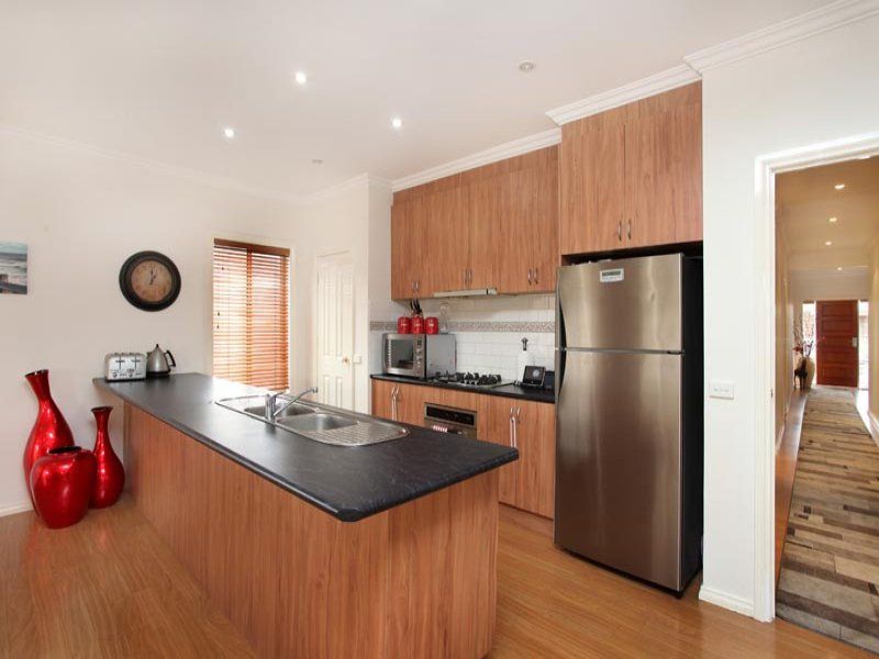 24 Grampians Way, Caroline Springs - Thumbnail 3