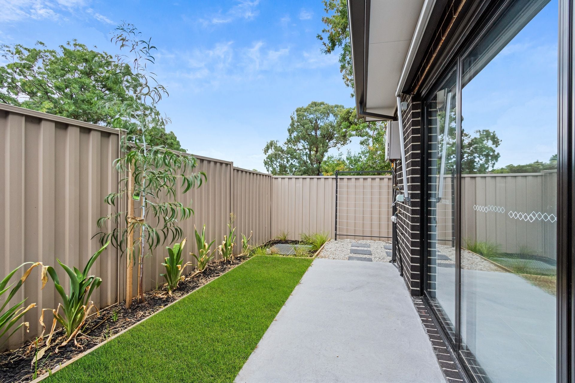 BRAND NEW THREE BEDROOM MODERN LIVING