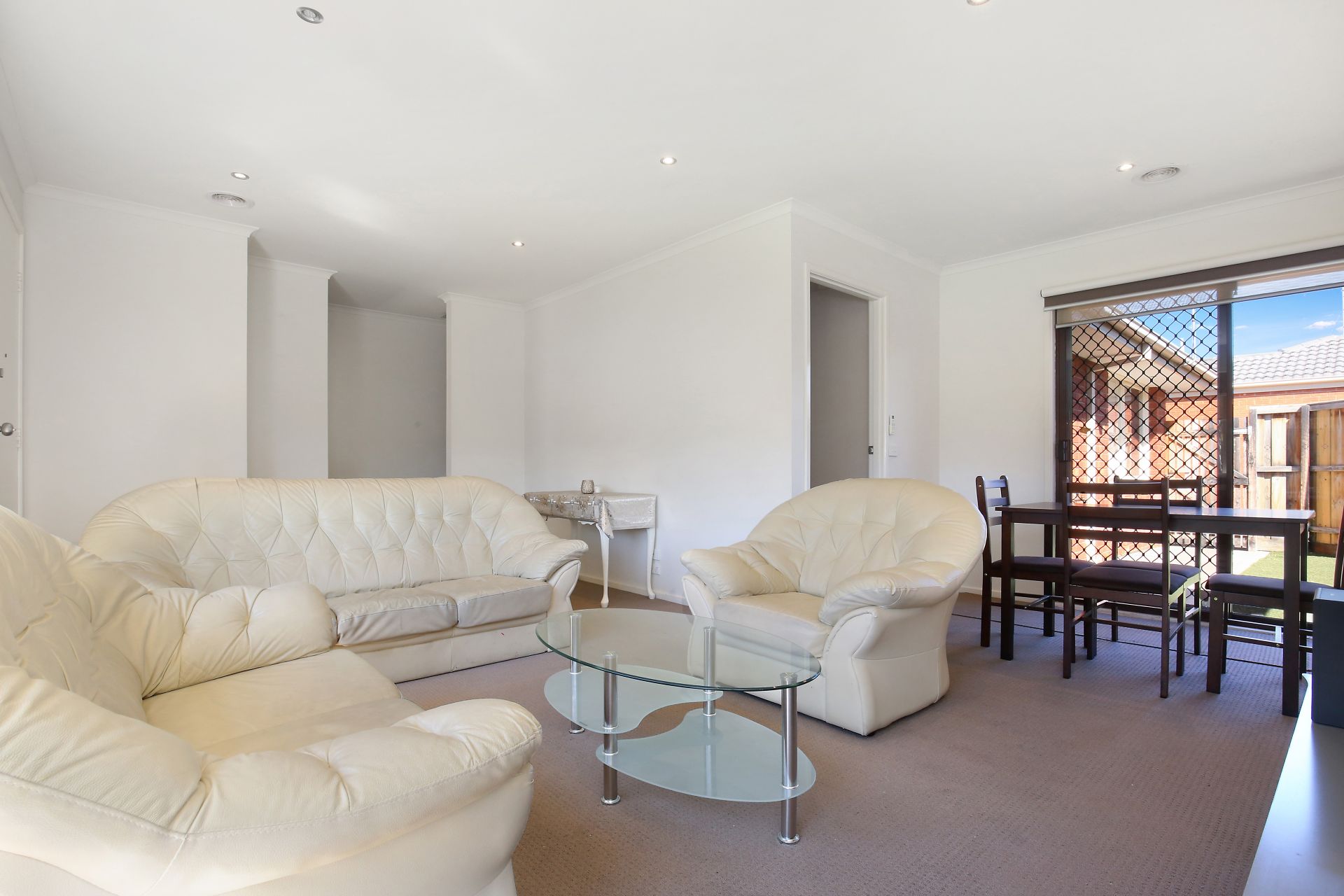 BRIGHT, CHEERFUL, STYLISH SPACES