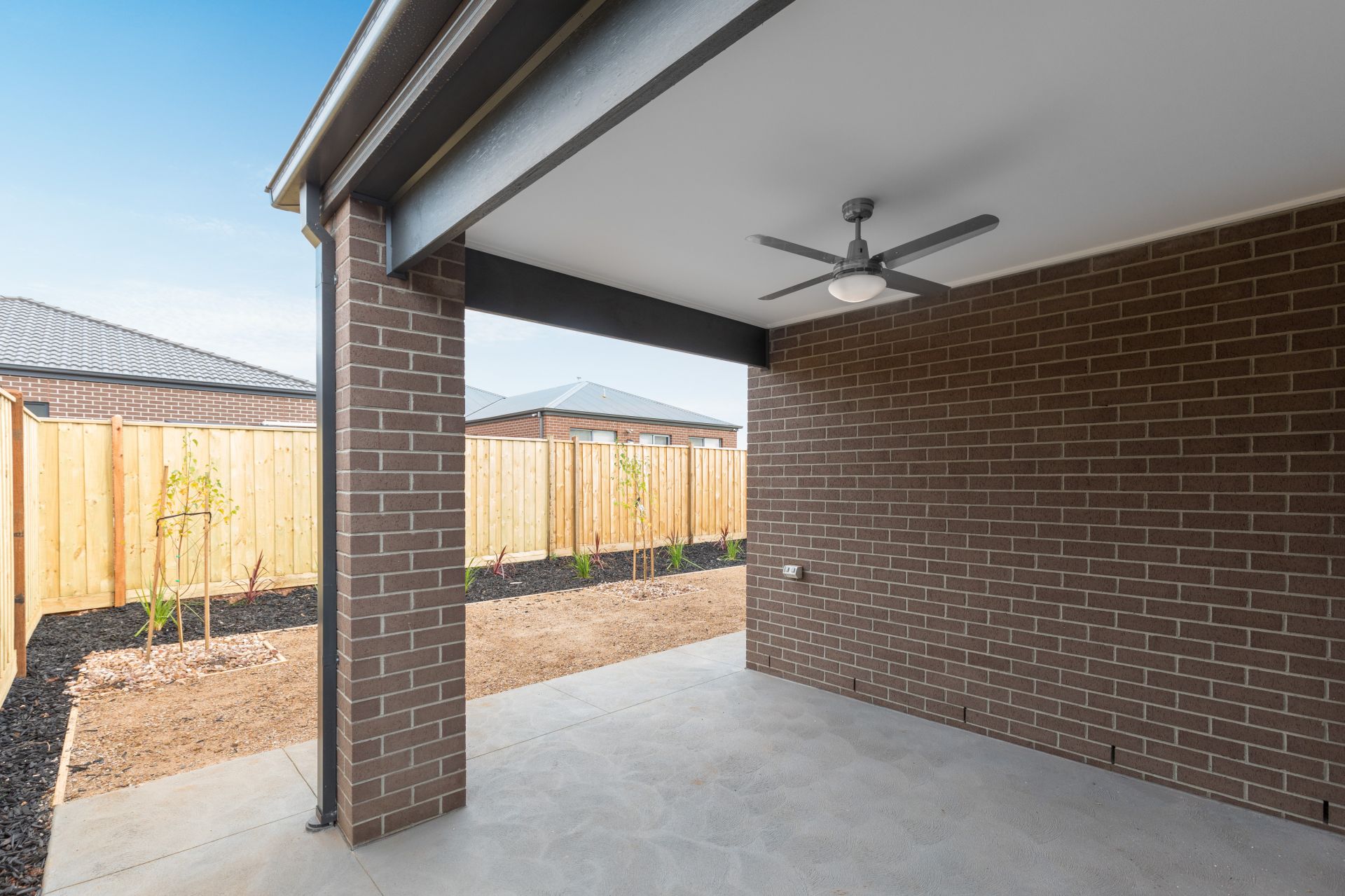 32 Sadie Avenue, THORNHILL PARK Sweeney Estate Agents