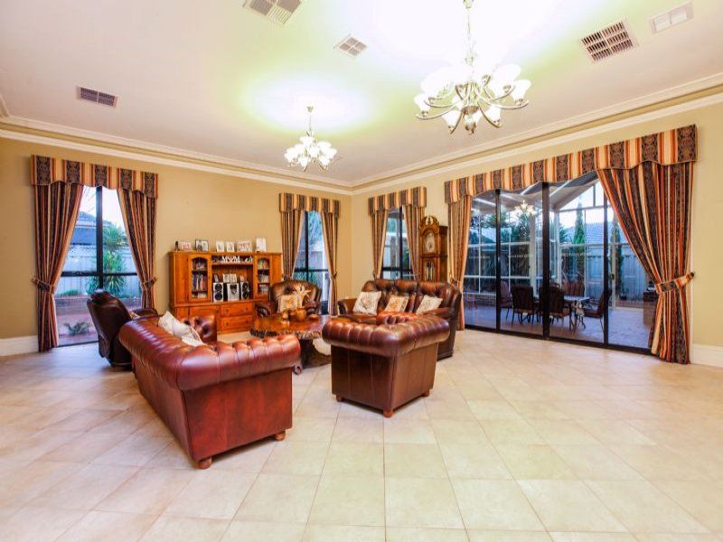 11 St Georges Avenue, Caroline Springs - Thumbnail 5