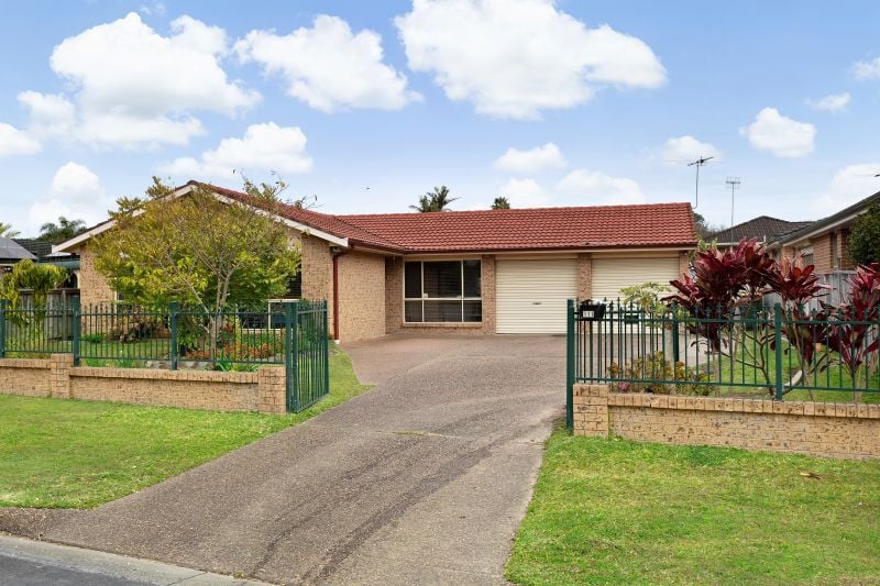 Real Estate For Sale 111 Gorokan Drive Lake Haven , NSW