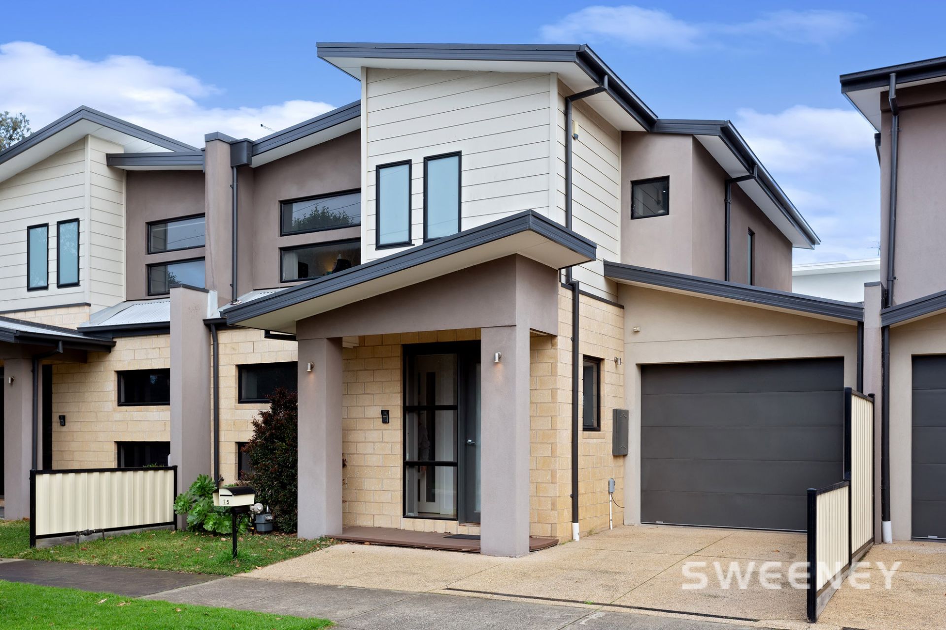 15 Parkside Crescent, Seaholme - Thumbnail 2