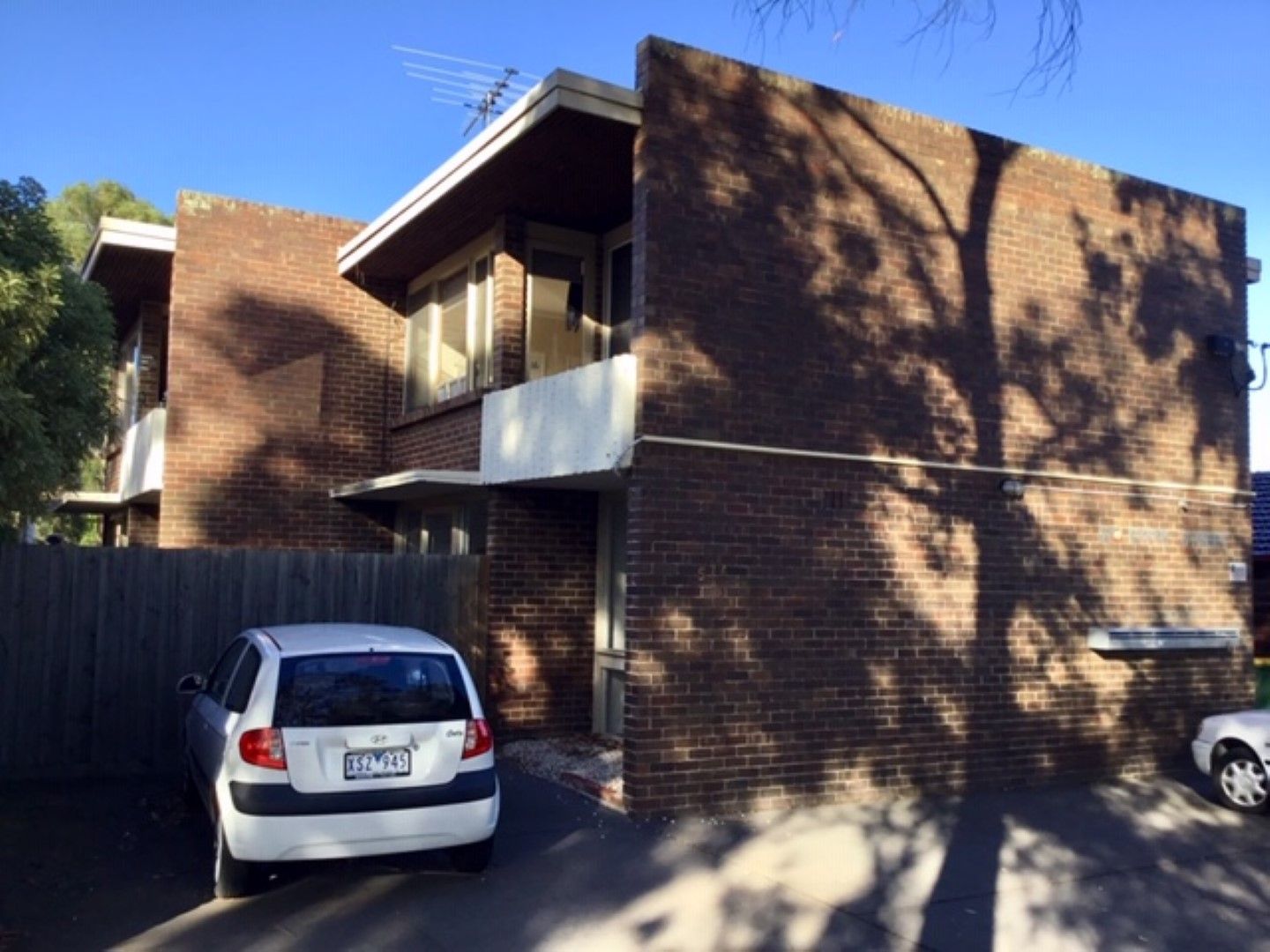 One Bedroom Apartment in a Quaint Corner of Thornbury.