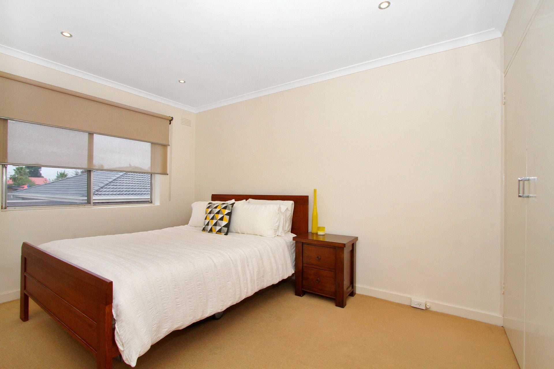 UPDATED EXCELLENCE IN A SUPERB LOCATION