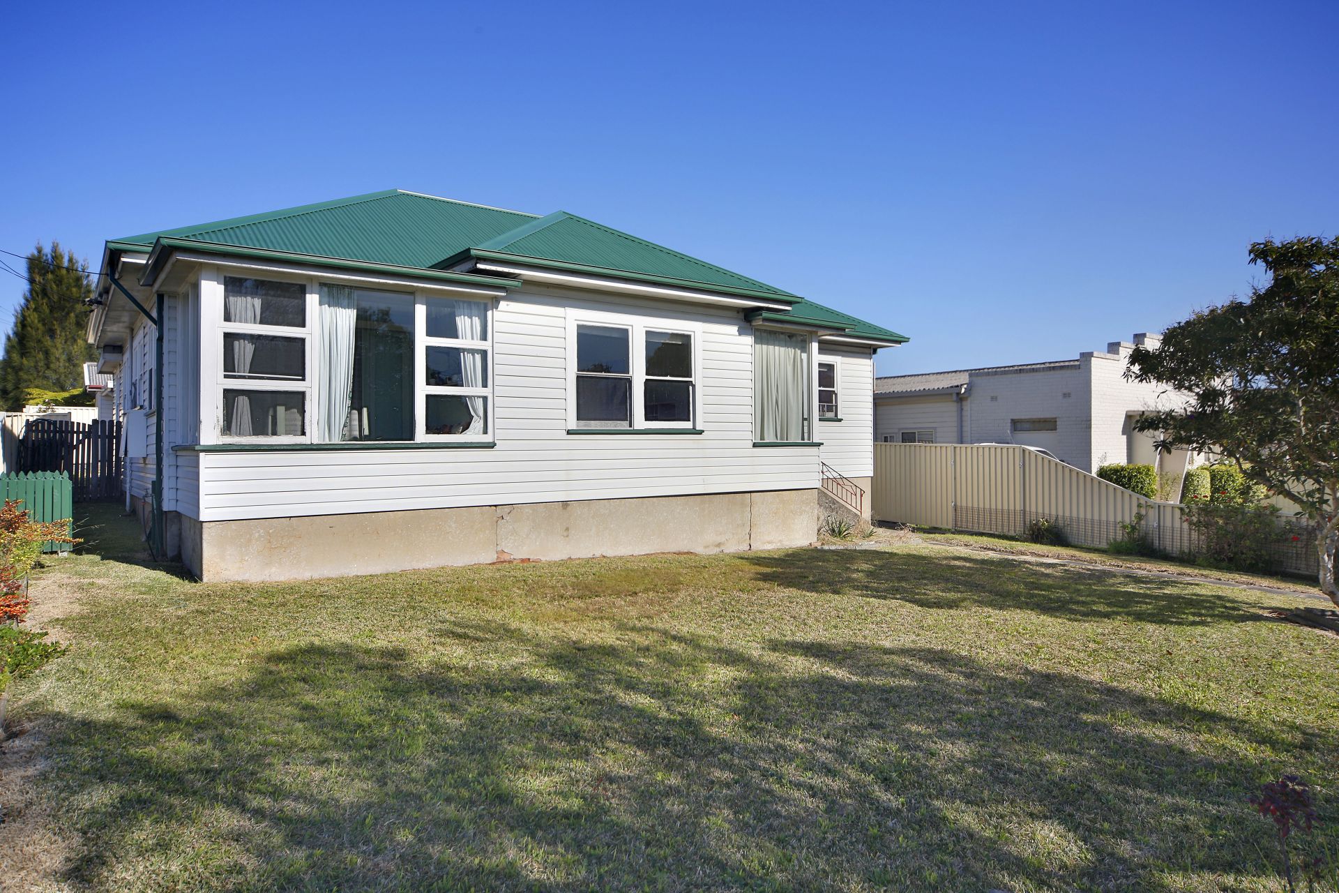 303 Port Hacking Road, Miranda, Miranda - Thumbnail 2