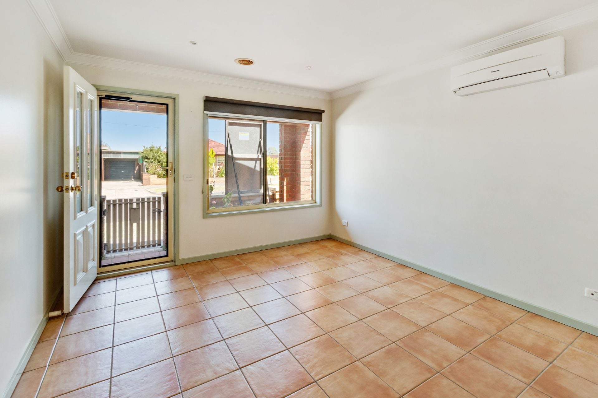 Cosy Two Bedroom Unit!