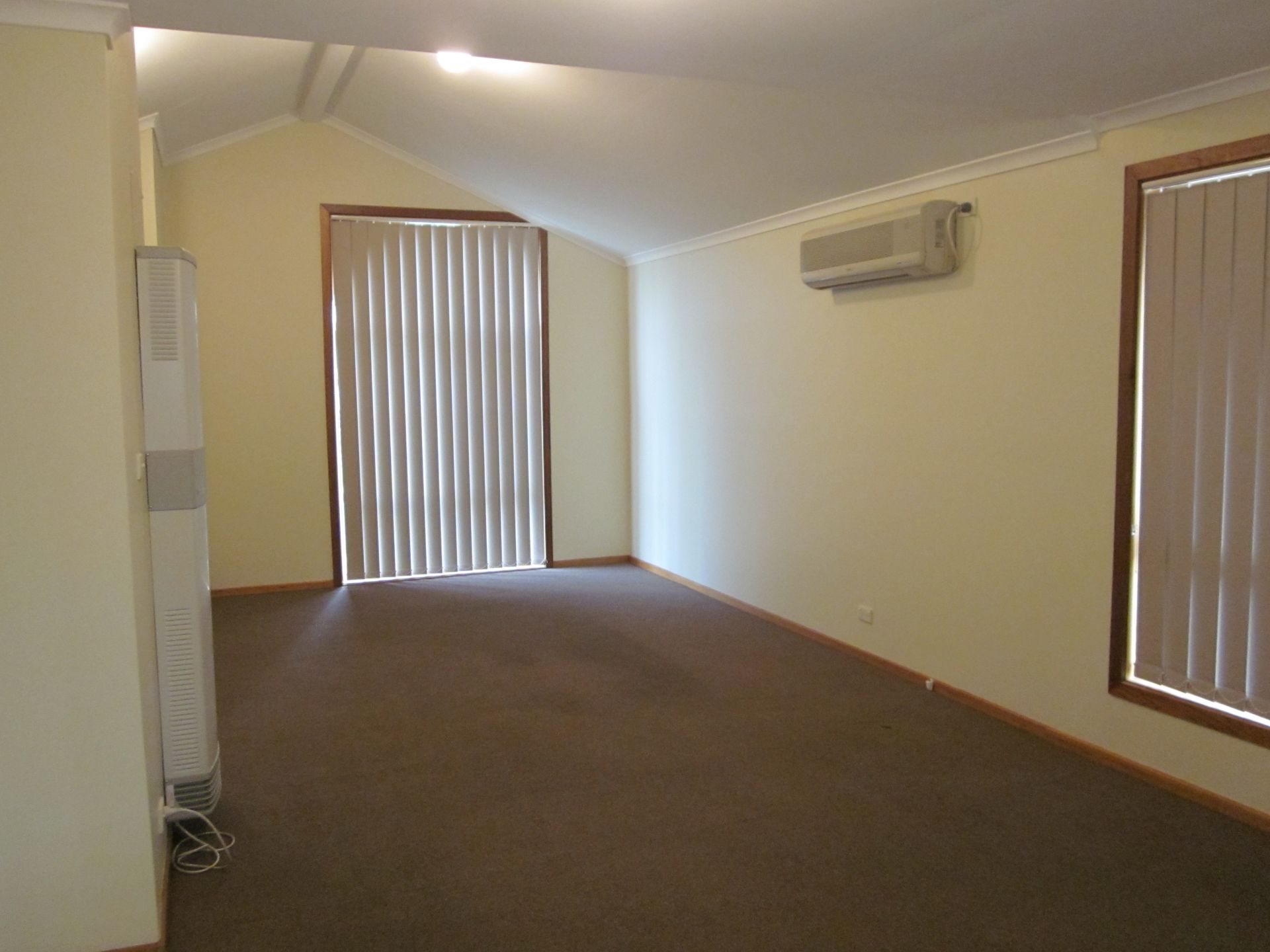 UNBEATABLE LOCATION & COMFORT!!    *Insp Sat 31st Oct @ 11:25am*