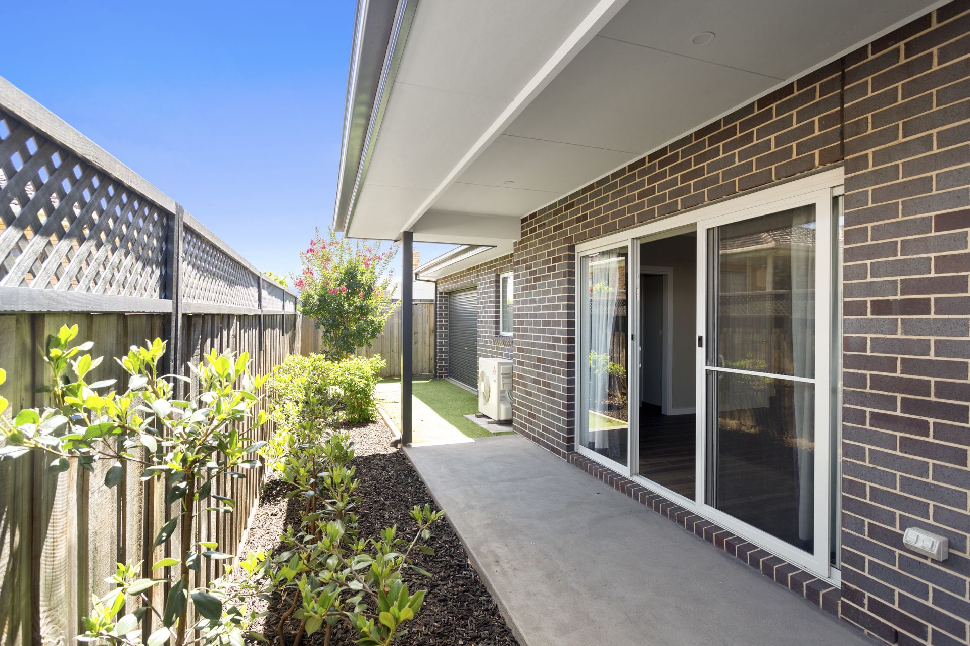 BUILDER BUILT QUALITY/ UNBEATABLE LOCATION
