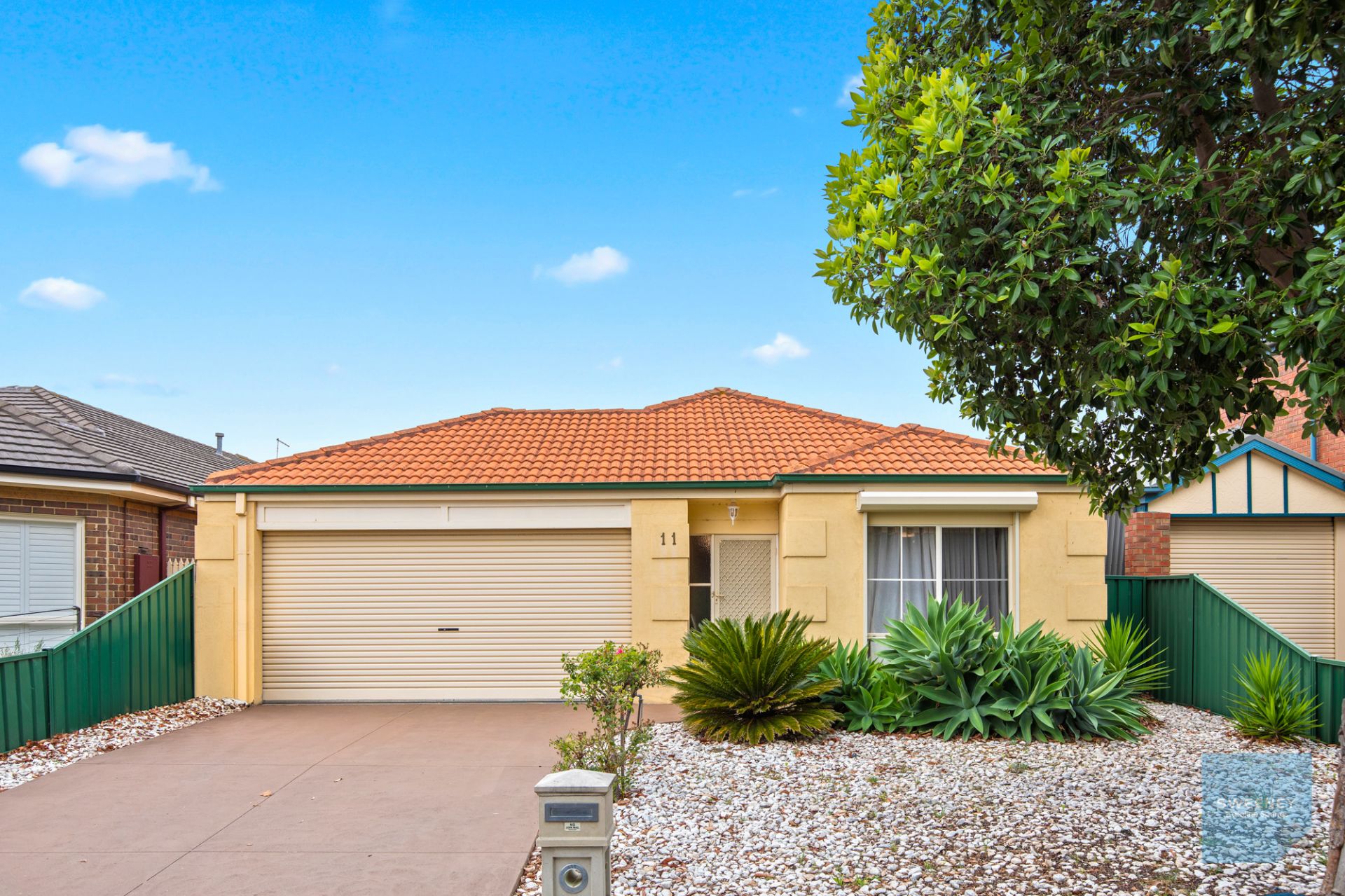 11 Goulburn Circuit, Caroline Springs - Thumbnail 2