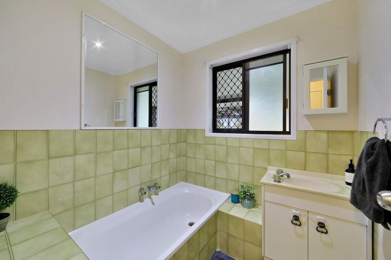 402 Quinns Road, MOORLAND Four Walls Realty