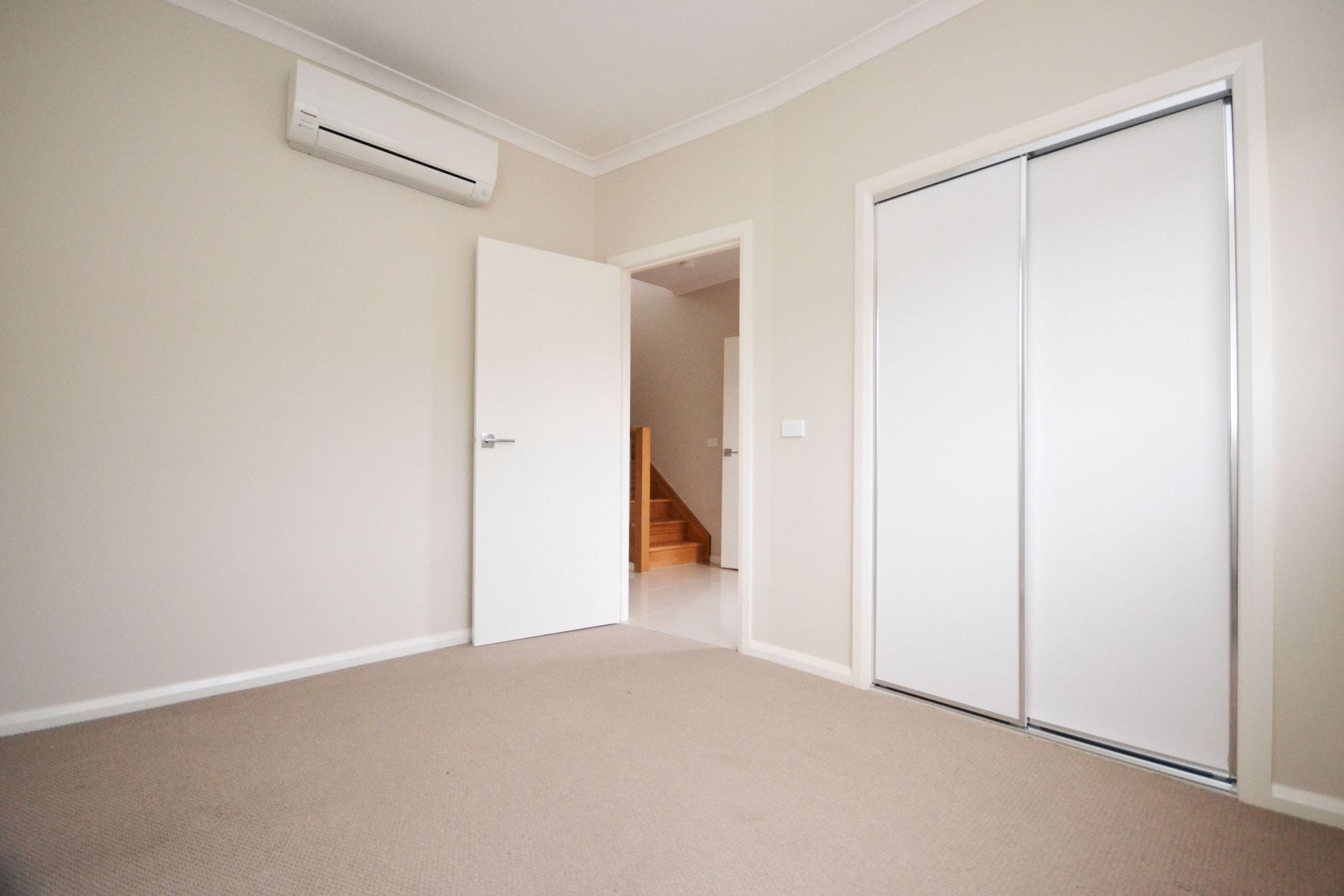 LOOKING FOR MODERN SOPHISTICATION? YOUR SEARCH IS OVER!