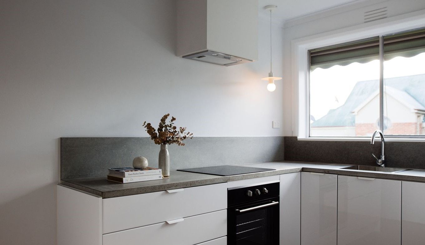 Beautifully Renovated, Secure One Bedroom Apartment