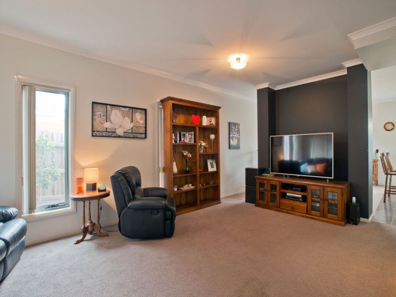 1/10-12 Ross Street, Bacchus Marsh - Thumbnail 3