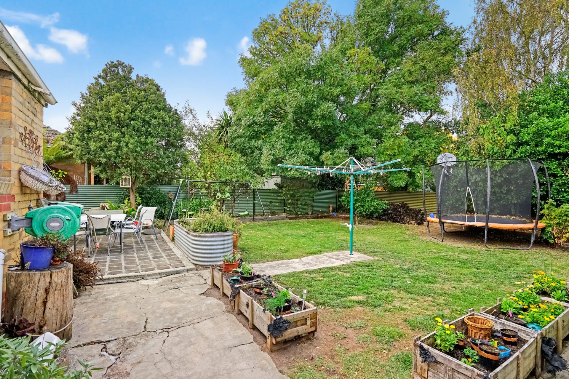 1b Campbells  Crescent, Redan, Redan - Thumbnail 2