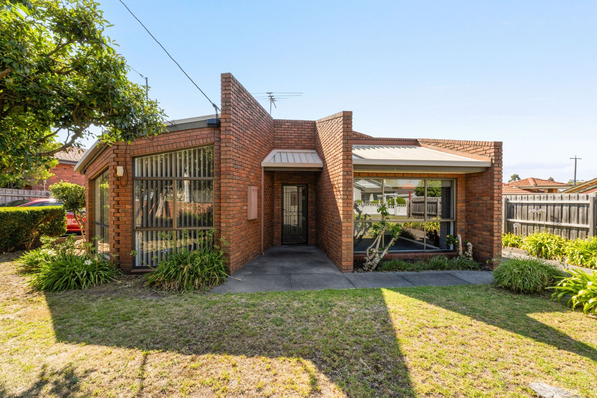 Spacious & Well-Located 2-Bedroom Unit – A Must-See!