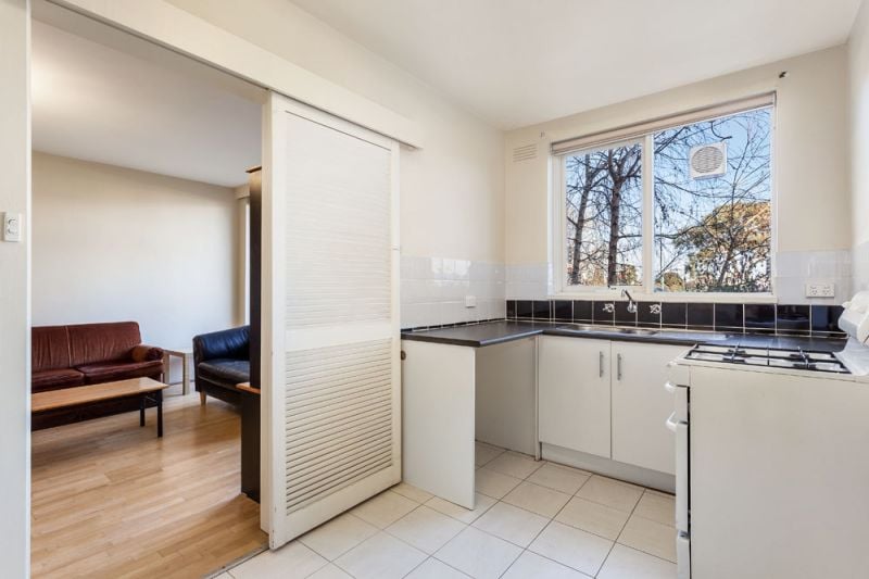 1/80 Queens Road, Melbourne - Thumbnail 3