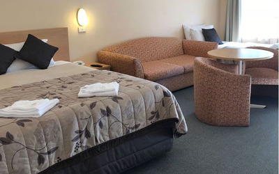 MOTOR INN FOR SALE - 4 STAR - CENTRAL WEST