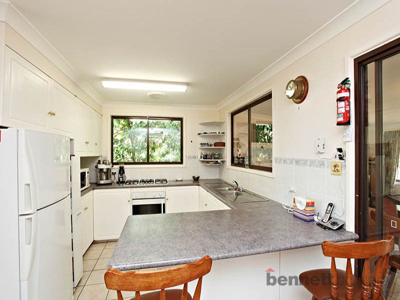 300 Lieutenant Bowen Drive, Bowen Mountain - Thumbnail 4