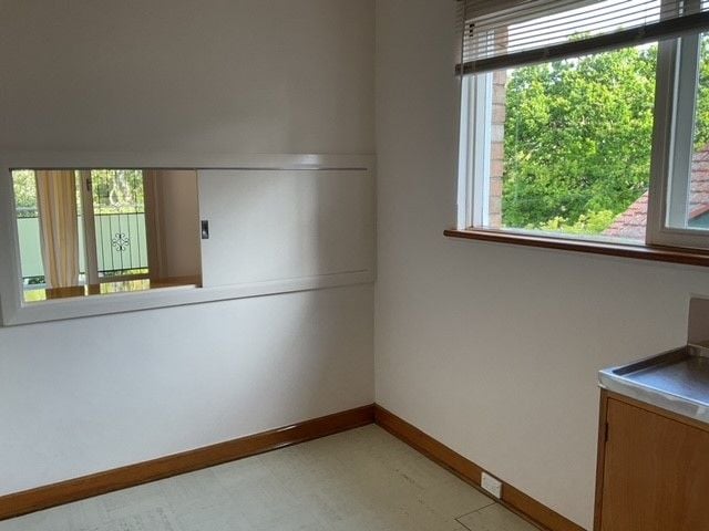 **Spacious and Sunny**