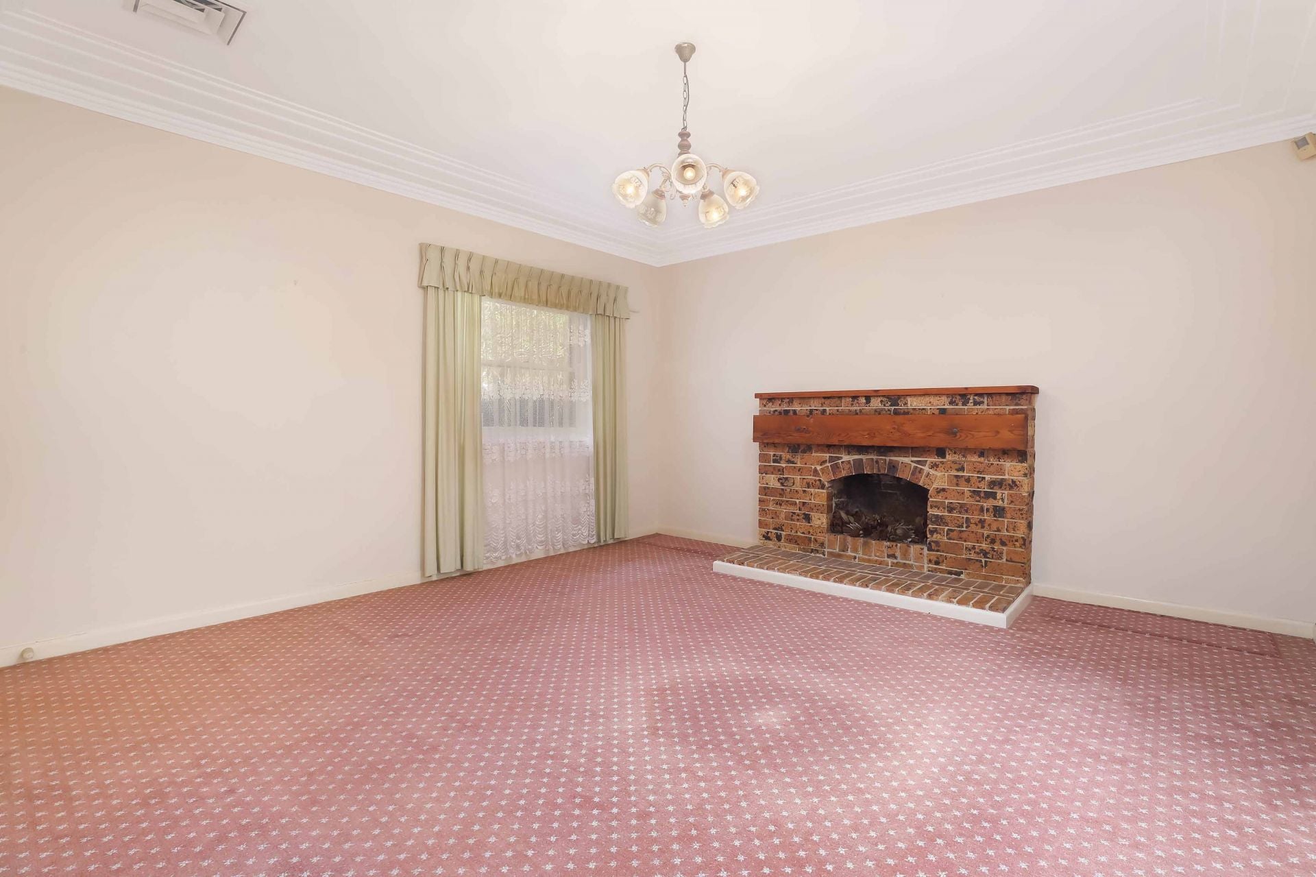 4 Clubb Crescent, Miranda, Miranda - Thumbnail 5