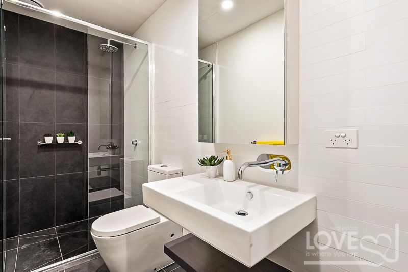 FULLY FURNISHED DESIGNER APARTMENT