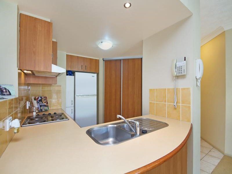 7/37-43 Golden Four Drive 'Bila Vista' COOLANGATTA QLD, ' Coolangatta - Thumbnail 4