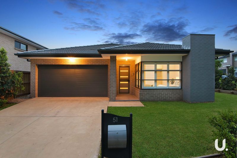 51 Sugarloaf Crescent