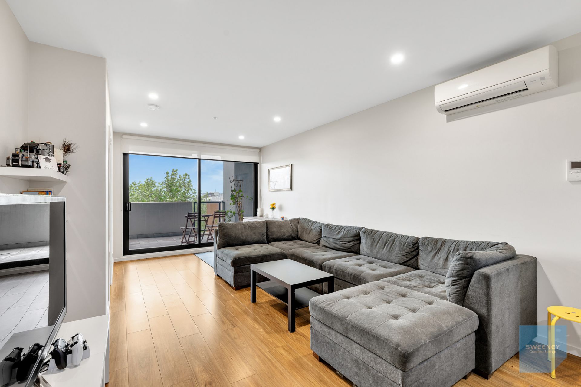 209/9 Commercial Road, Caroline Springs - Thumbnail 8
