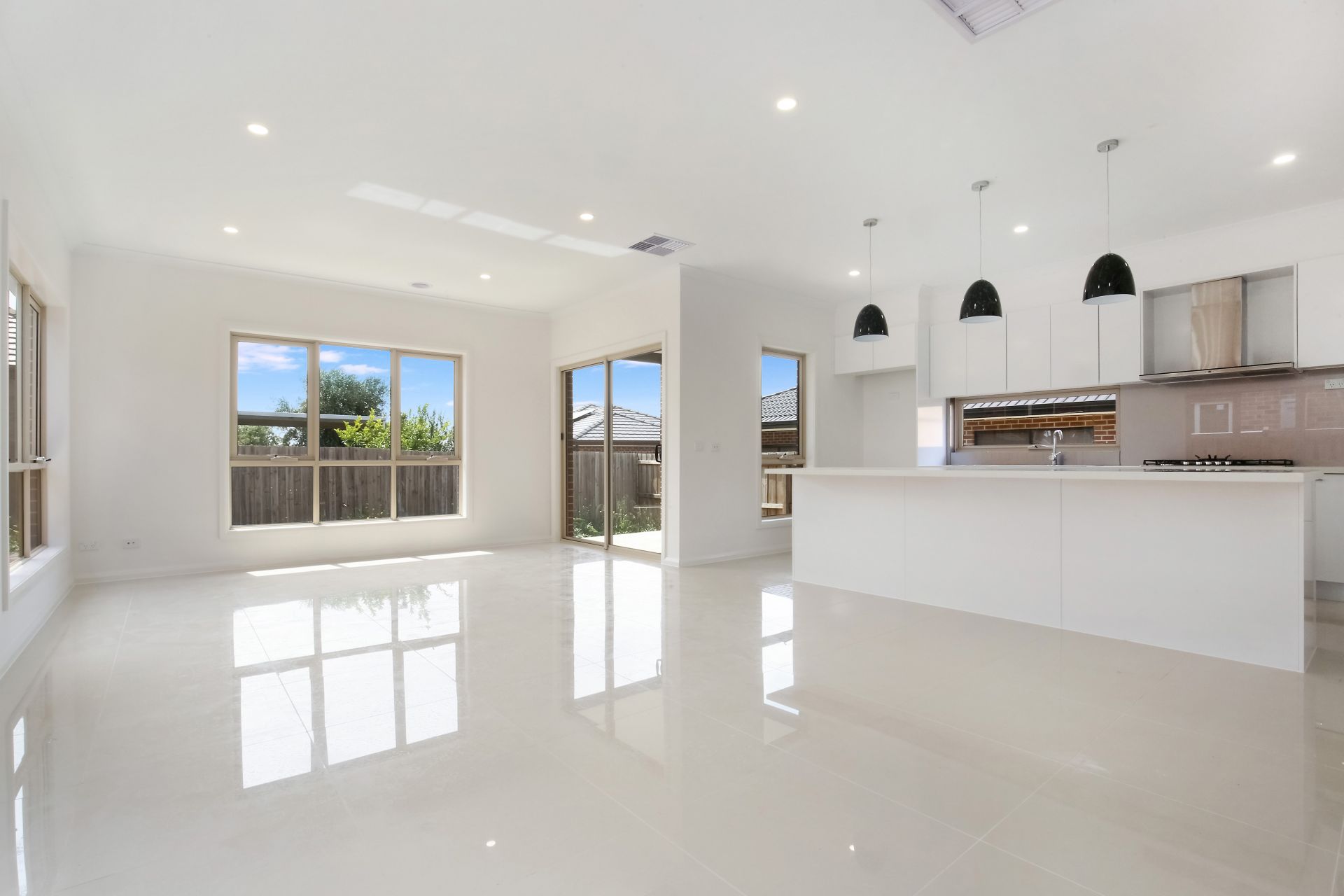 FAMILY LIVING IN LYNDARUM'S BEST LOCATION