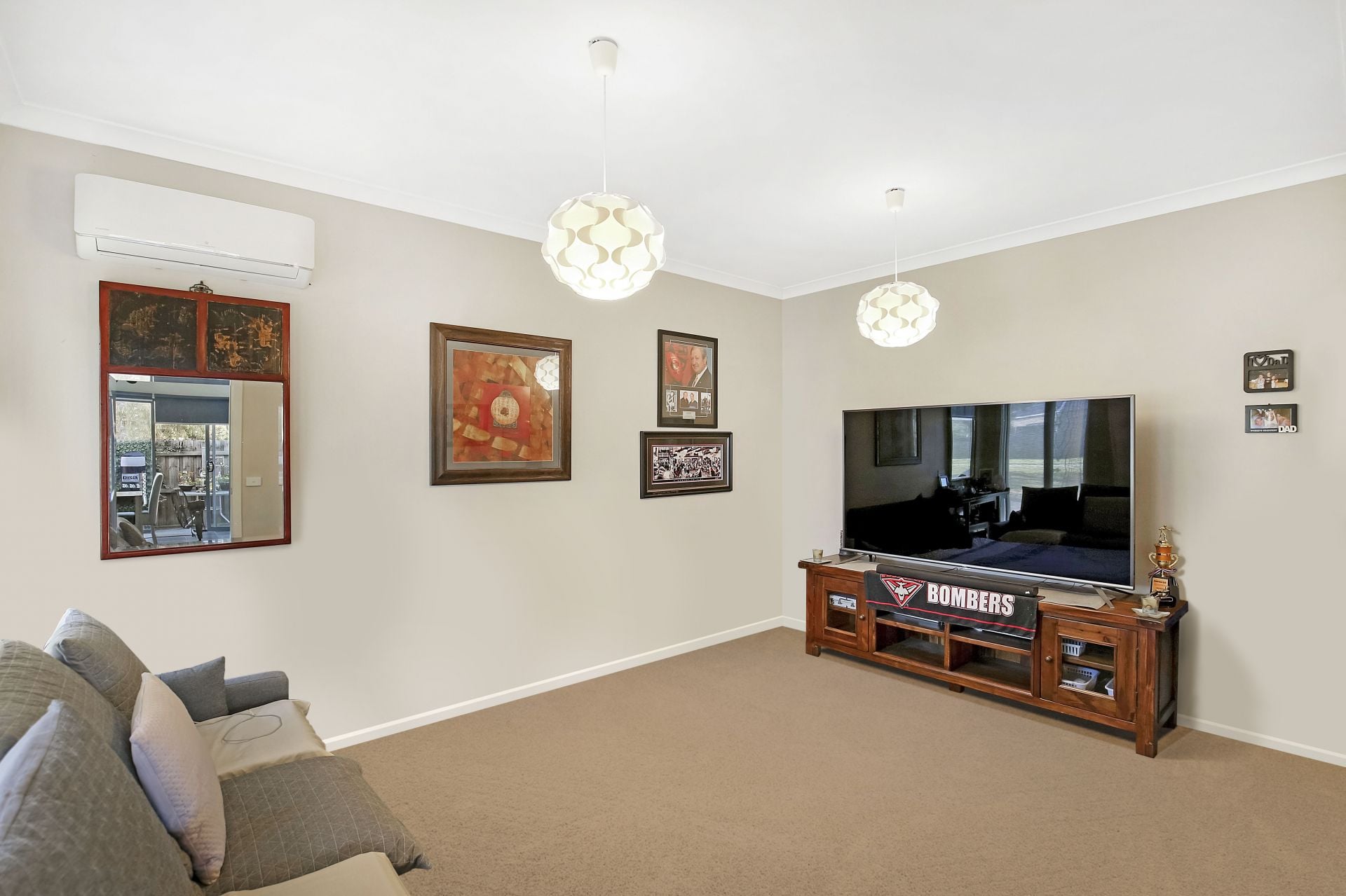 IMMACULATE 2 BEDROOM TOWNHOUSE