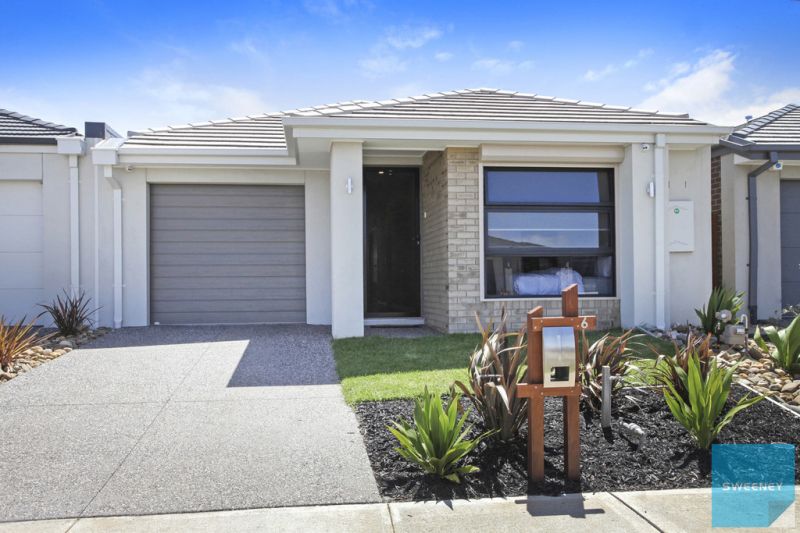 6 Eaglecrest Avenue, Fraser Rise - Thumbnail 2