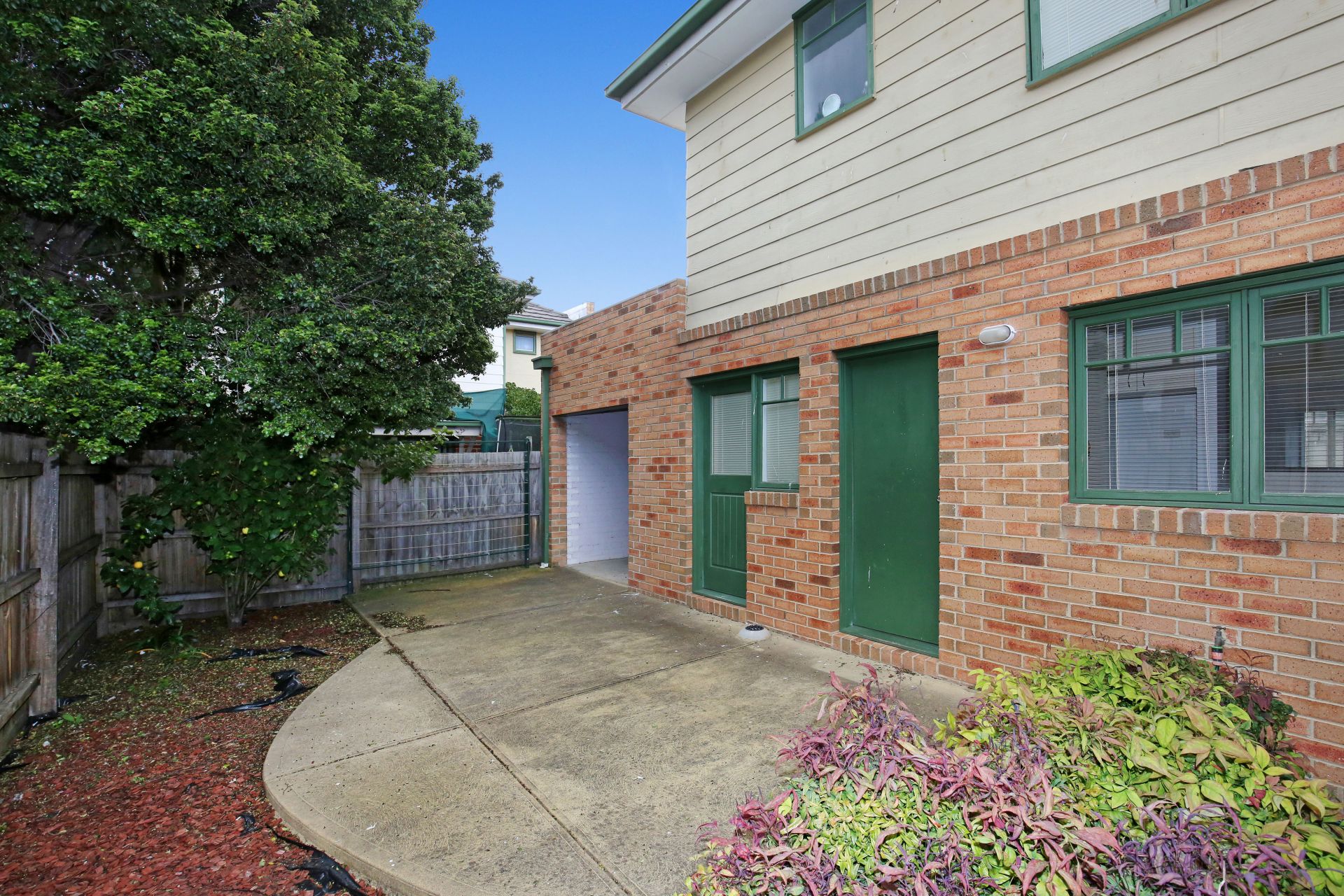 EASY WALK TO ALL AMENITIES!   *Insp Wed 22nd Nov @ 4:40pm*