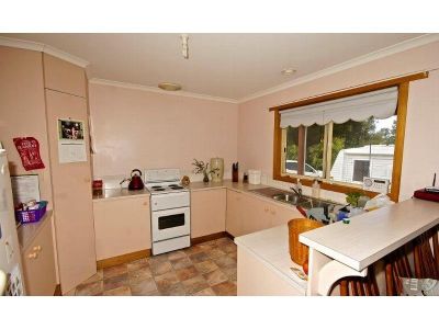 2
 
 
 
  
 
 
 1
 
 
 
 
 
 
 
 
 9 Hopkins Street, LEITH TAS 7315, Leith - Thumbnail 5