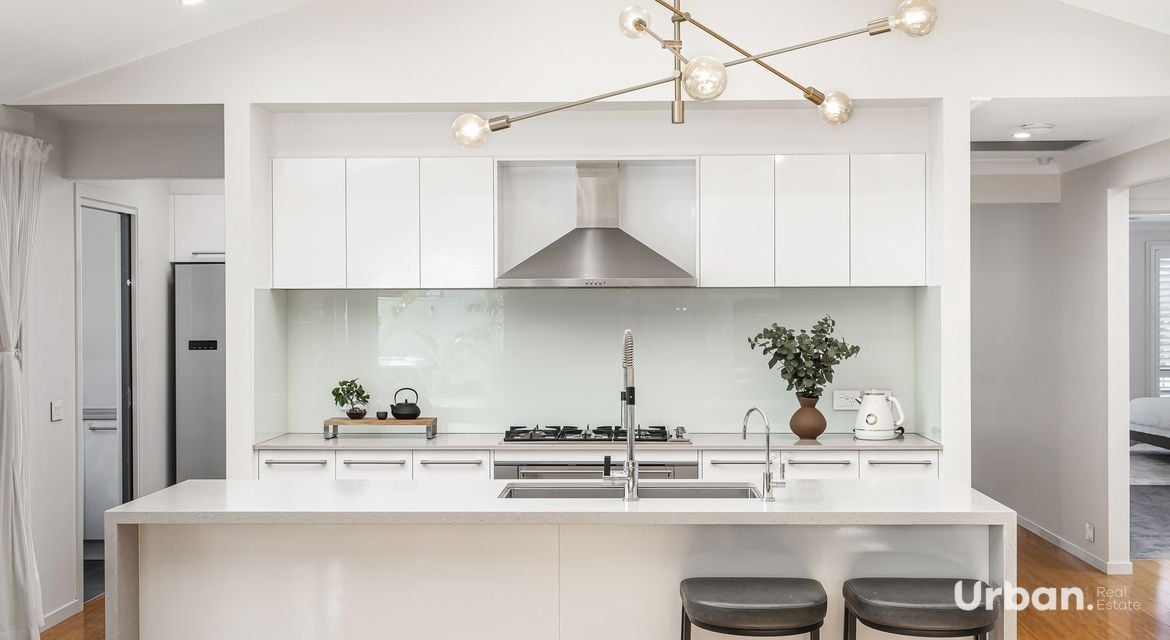 Colebee 6 Majors Avenue