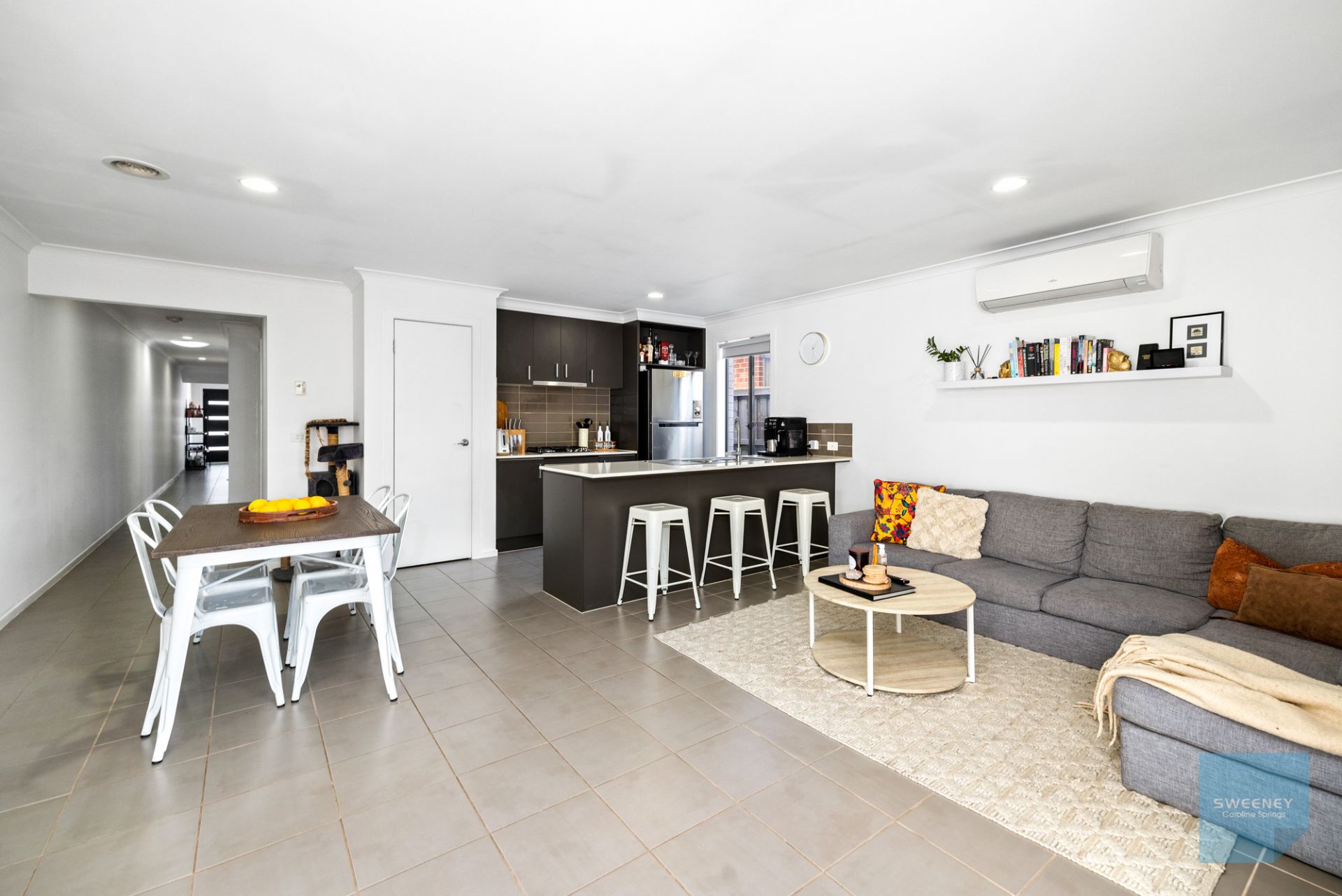 42 Annecy Boulevard, Fraser Rise - Thumbnail 7