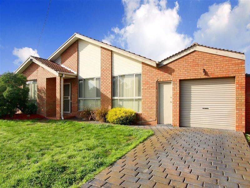 70 Northumberland Drive, Epping