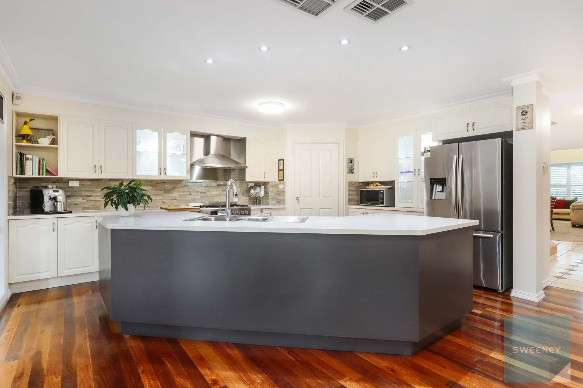 5 Malmsbury Place, Caroline Springs - Thumbnail 8