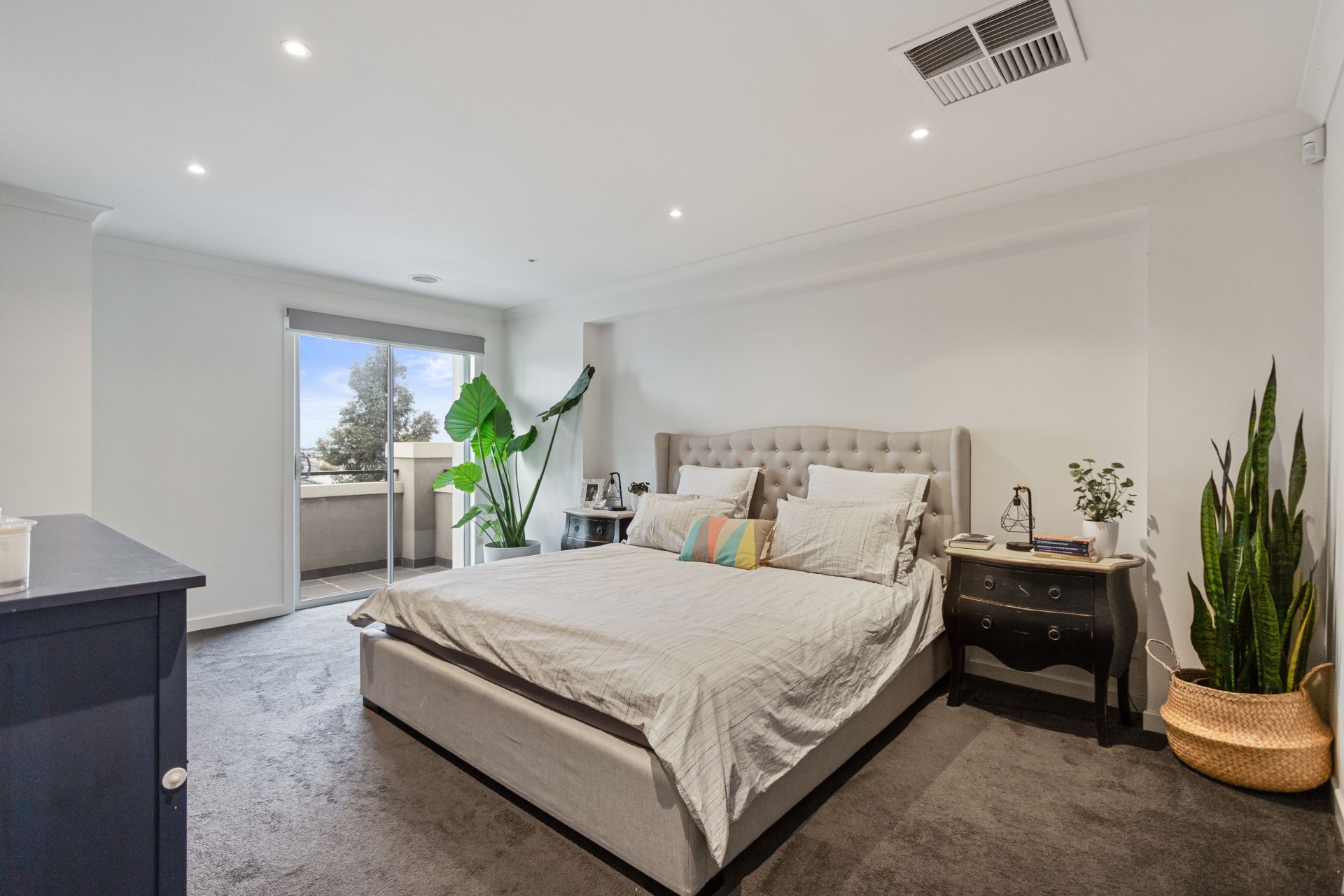 FINE FINISHES, EXPANSIVE SPACES