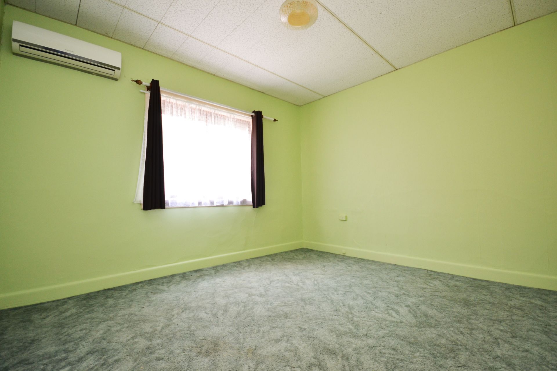 SPACIOUS FAMILY HOME IN A GREAT LOCATION!