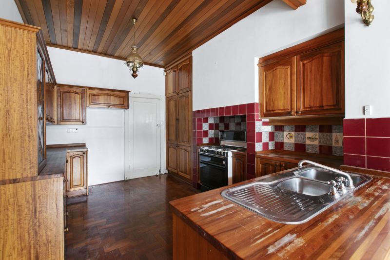 8 Rose Hill Avenue, Caulfield North - Thumbnail 5
