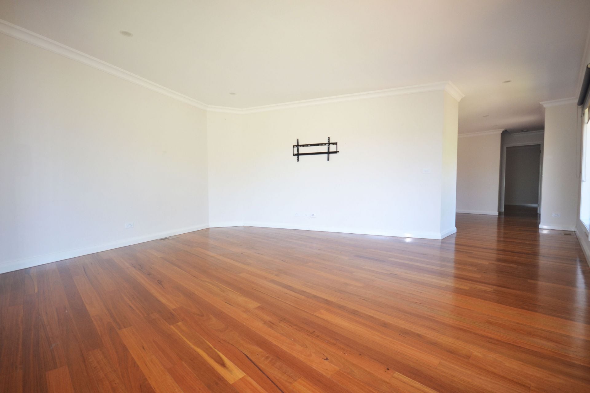 CONTEMPORARY DELIGHT - THE EPITOME OF ELEGANCE WITH PARKLAND VIEWS