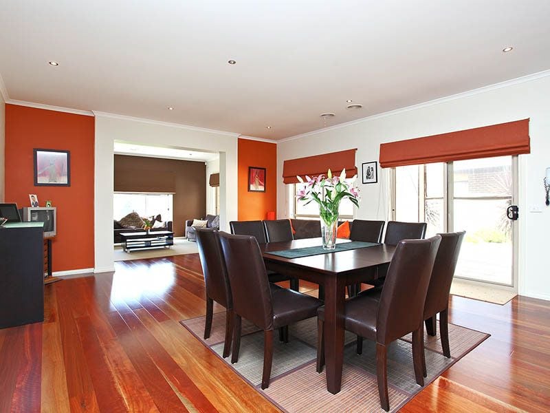 12 Naracoorte Drive, Caroline Springs - Thumbnail 3