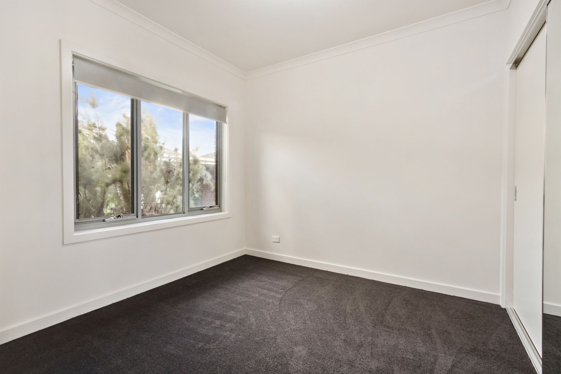 MODERN ONE BEDROOM UNIT!