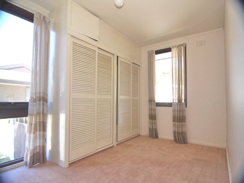 77 Kalgoorlie Crescent, Fisher - Thumbnail 6